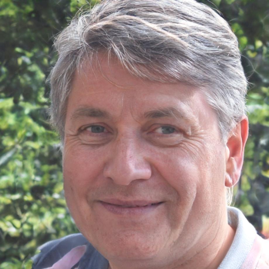 Portrait von Lukas Aeberhard