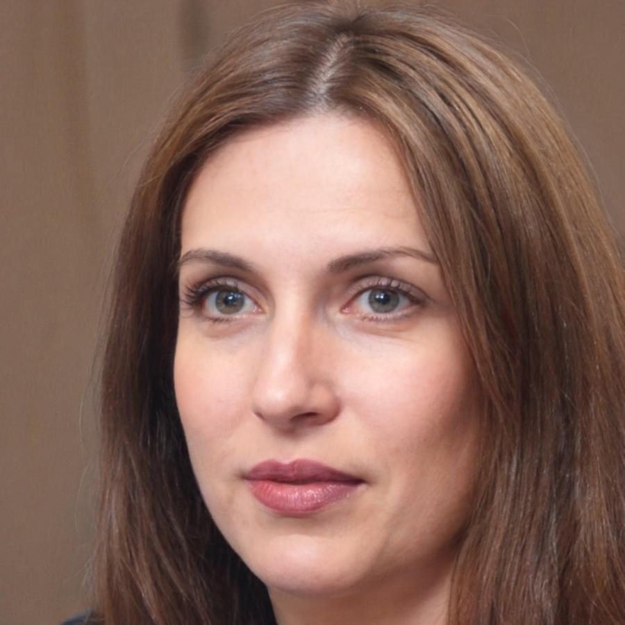 UX-Designerin bei der Analyse von Nutzertests